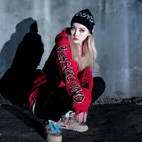 『BLACKBLOND』 グラフィティーナンバーパーカー (Red)