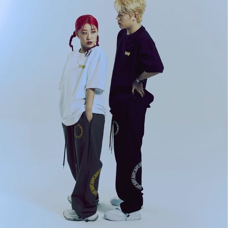 『CHAP CHAP』 　サークルチャップロゴスウェットパンツ (Black)