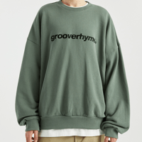 『GROOVE RHYME』 ベーシックロゴビッグオーバースウェットシャツ (Dark Khaki)