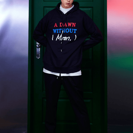 『LOUPS BLANCS』ドーンフードスウェットシャツ (Navy)