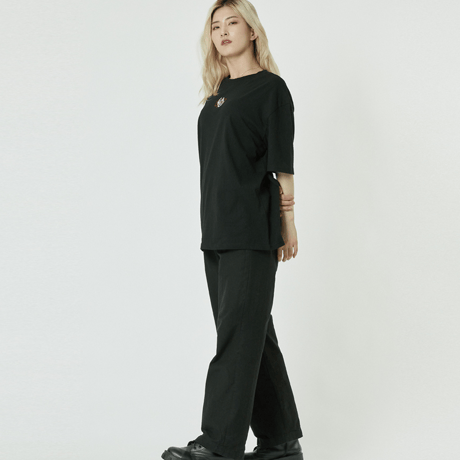 『CORUNU』  スクエアスターショートスリーブ Tシャツ (Black)