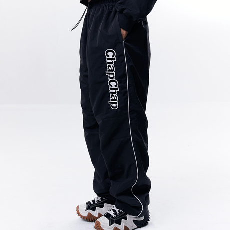 『CHAP CHAP』 　トルネードロゴナイロンパンツ (Black)