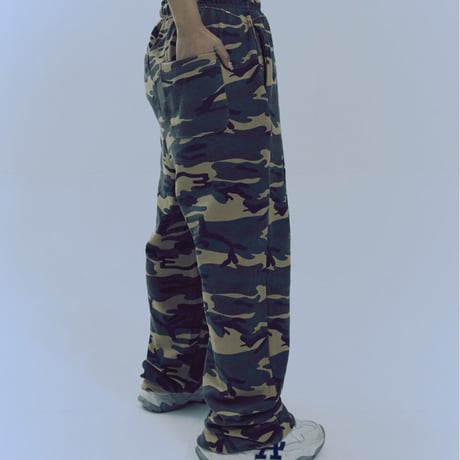 『CHAP CHAP』 　アーミーチャップスウェットパンツ (Camo)