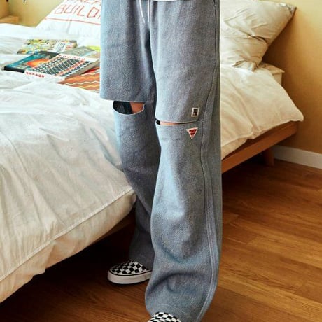 『FREAKISH BUILDING』 ピークスリットロングパンツ (Denim)