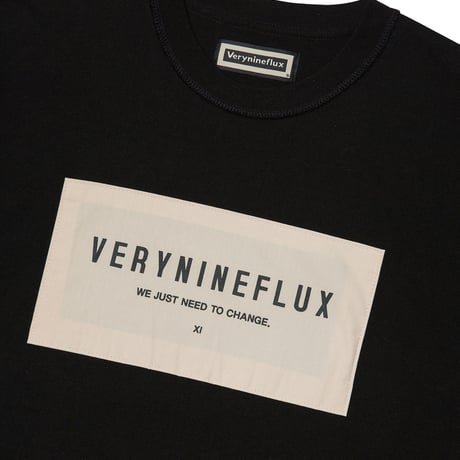 『Verynineflux』 パッチリバース Tシャツ (Black)