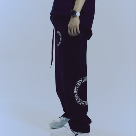 『CHAP CHAP』 　サークルチャップロゴスウェットパンツ (Black)