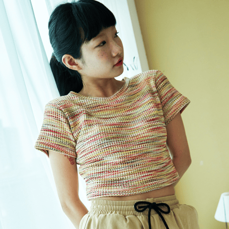 『FREAKISH BUILDING』  マルチカラーワッフルショートスリーブクロップ Tシャツ (Yellow)