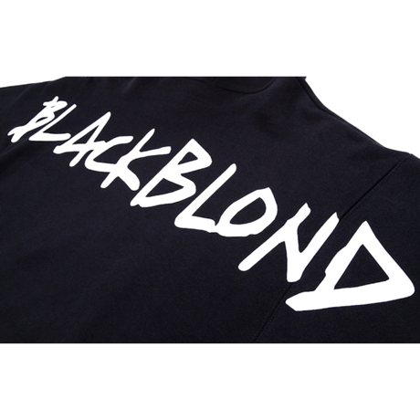 『BLACKBLOND』 　マジェスティックレフレクションロゴパーカー (Black)