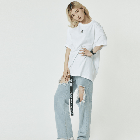 『CORUNU』  ブロークンロゴショートスリーブ Tシャツ (White)