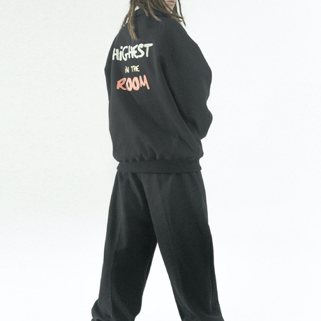 『LOUPS BLANCS』  インザルームカラージップアップスウェット  (Black)