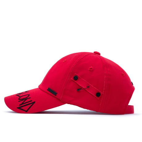 『BLACKBLOND』  プレートシグネチャーロゴキャップ (Red)