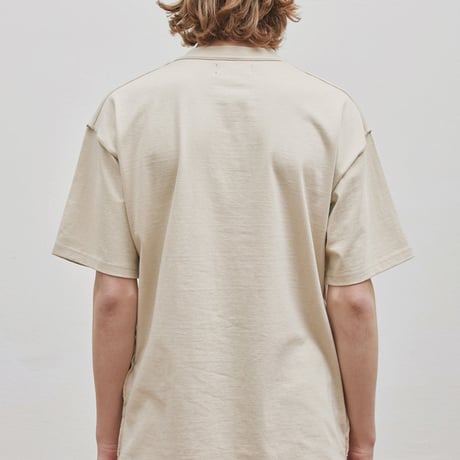 『Verynineflux』 パッチリバース Tシャツ (Beige)