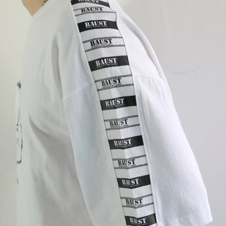 『BAUST』  ラベルモチーフスカルショートスリーブ Tシャツ (White)
