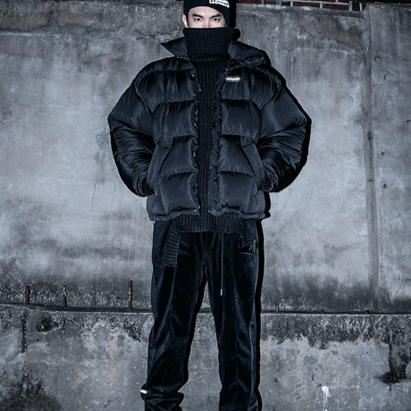 Blackblond Reflective Logo Oversize Short Padding (Black)