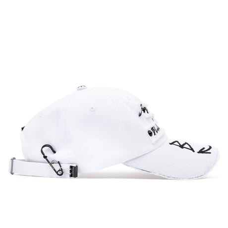 『BLACKBLOND』 ビッグスマイルパッチロゴキャップ (White)