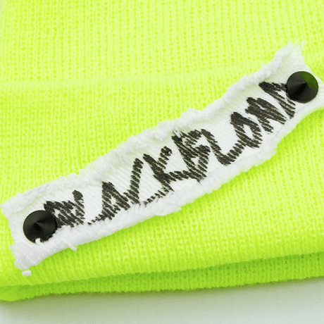 『BLACKBLOND』    サイドパッチショートニットキャップ (Neon)
