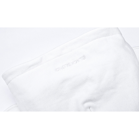 『BLACKBLOND』 　レインボーグラフィティーロゴナンバーパーカー (White)