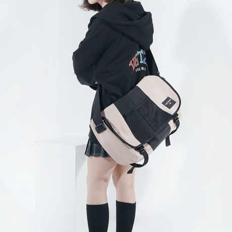 『VETEZE』 　ニュートロクロスバッグ (Beige)