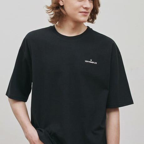 『Verynineflux』 ビハインド Tシャツ (Black)