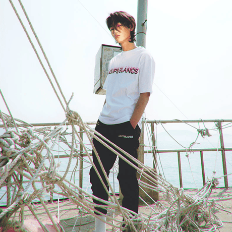 『LOUPS BLANCS』  ダブルロゴグラフィック半袖 Tシャツ (White)