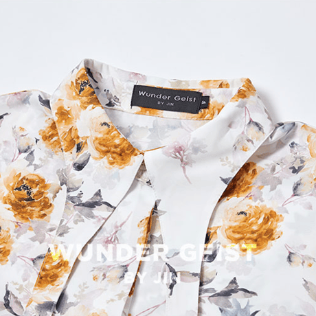 『Wunder Geist』Print Cape Sleeve Buckle Blouse