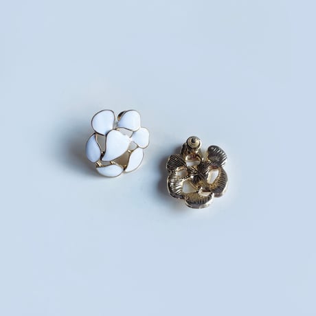 Italian designer's pierces_8 types