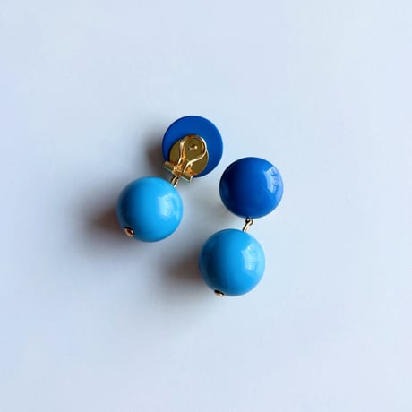 Milanese designer's resin earrings & pierces