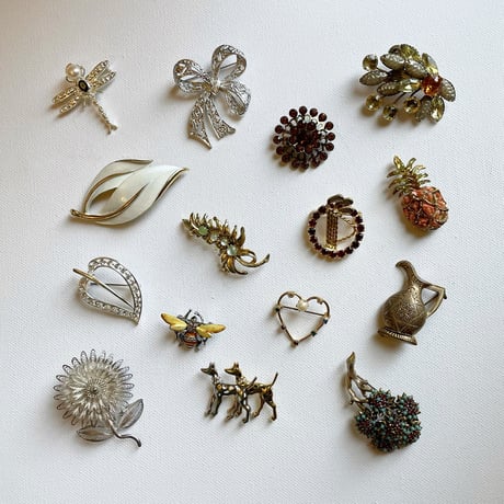 60’s vintage flower brooch