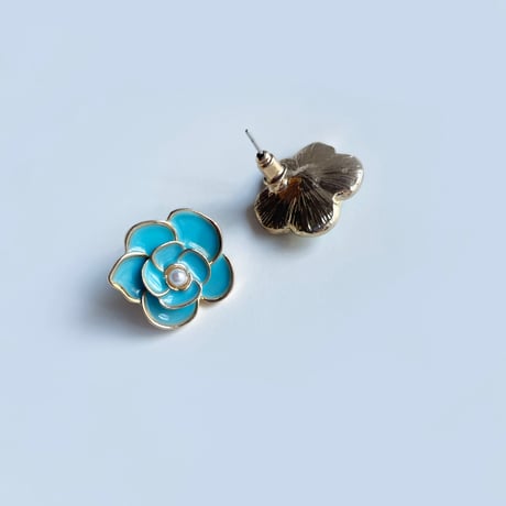 Italian designer's pierces_8 types