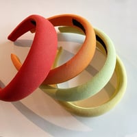 Sicilian hair band