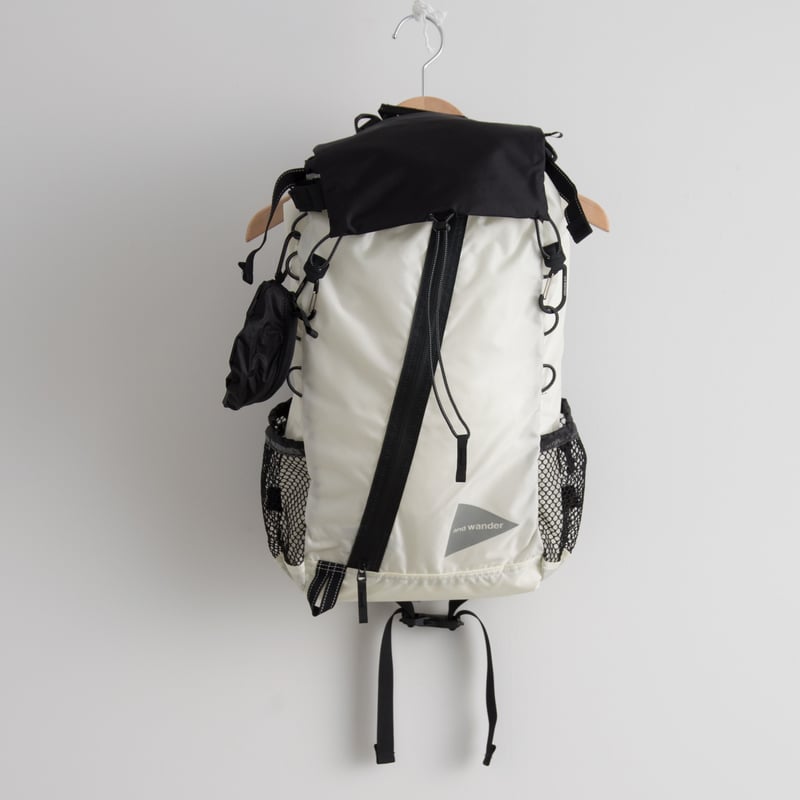 and wander / 30L Backpack | THREE