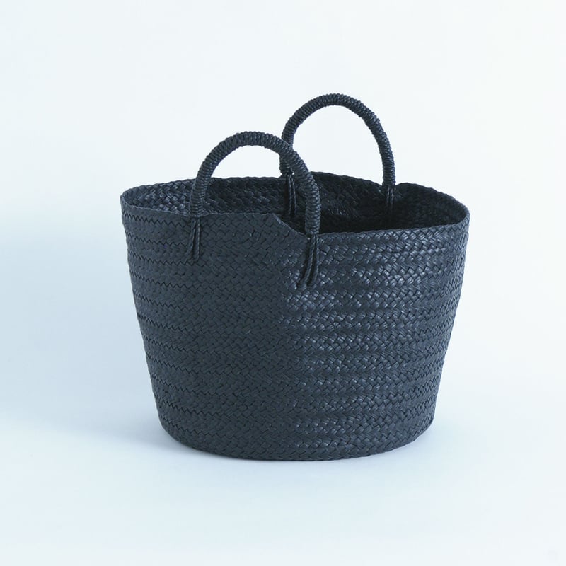 Aeta / Leather basket M | THREE