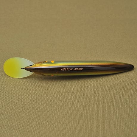 エスケード100 "ONLINE SHOP限定カラー "（イエローリップ鮎）