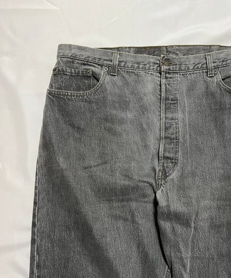 90's Levi's 501 42x32
