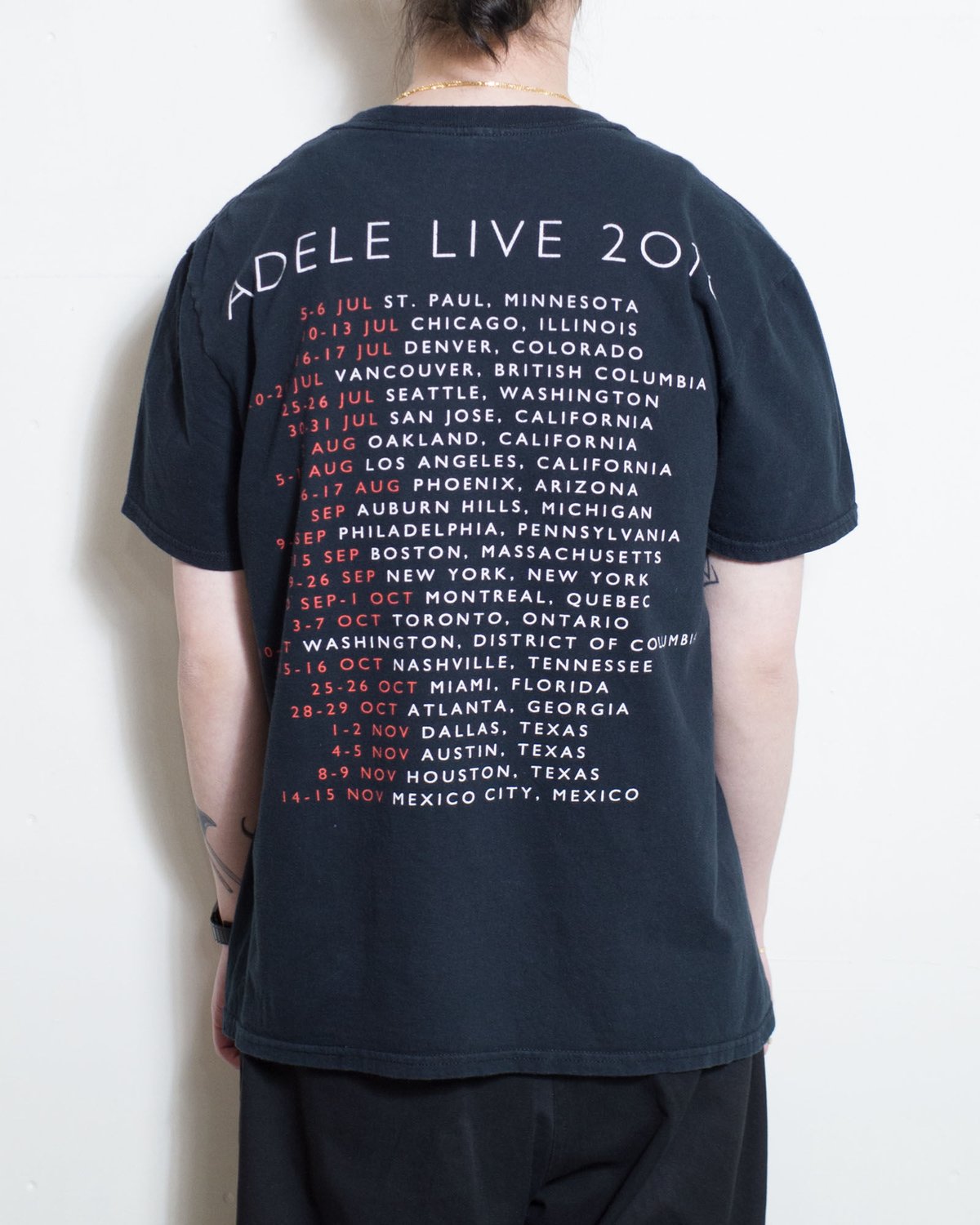 ADELE LIVE 2017 落書き ツアー Tシャツ 輸入古着 ADELEアデル LIVE2017 両面 公式ミュージックTシャツ