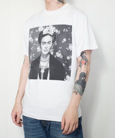 90's Frida Kahlo M