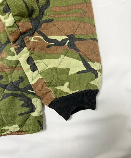 80’s ~ Unknown Woodland Camo Quilted Jacket L