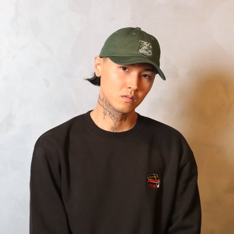 THREE ROWS SCRIPT LOGO LOW CAP