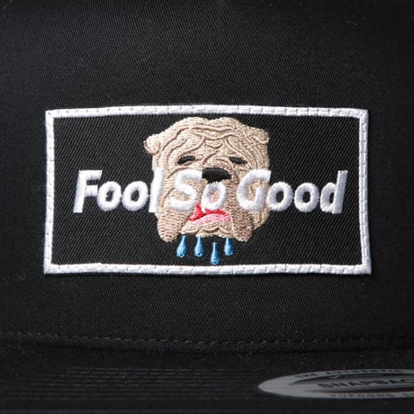 BULL WAPPEN FLAT MESH CAP