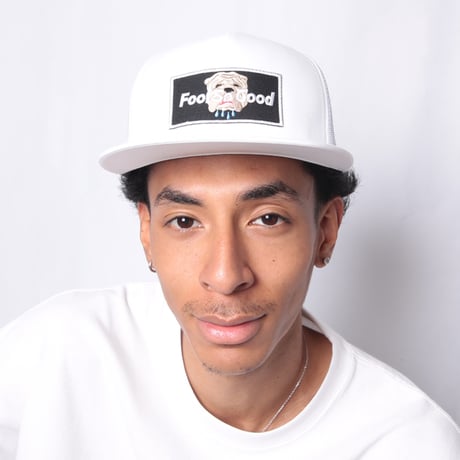 BULL WAPPEN FLAT MESH CAP