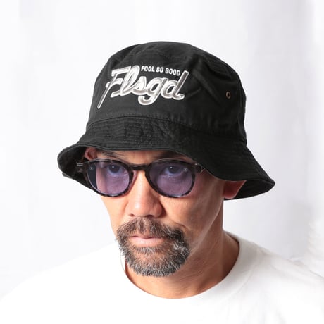 TWO TONE SCRIPT BUCKET HAT