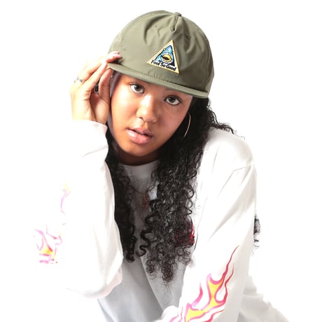 TRIANGLE SHARK WAPPEN NYLON FLAT CAP