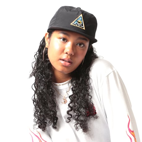 TRIANGLE SHARK WAPPEN NYLON FLAT CAP
