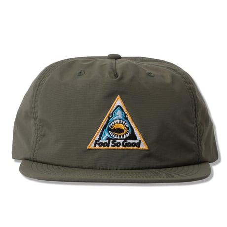 TRIANGLE SHARK WAPPEN NYLON FLAT CAP