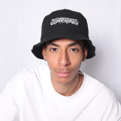 SCRIPT BUCKET HAT