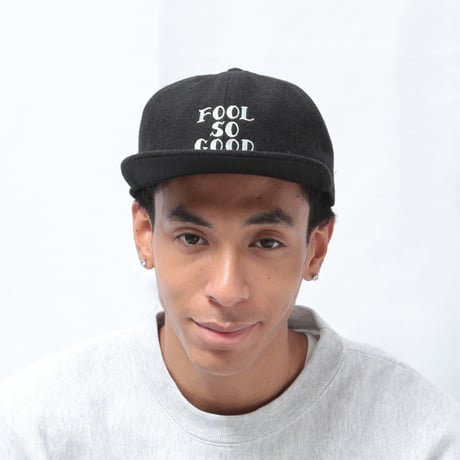 THREE ROWS  OS WOOL FLAT CAP