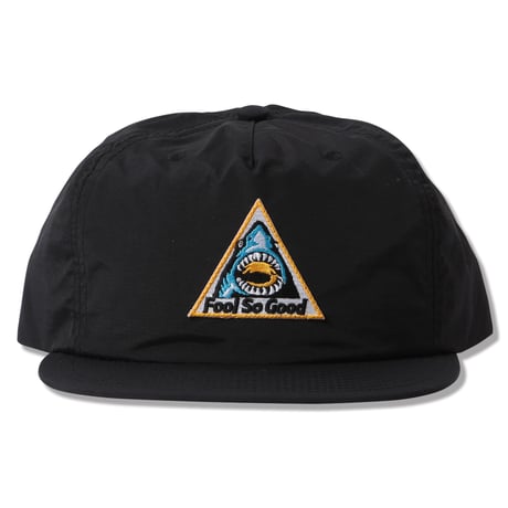 TRIANGLE SHARK WAPPEN NYLON FLAT CAP