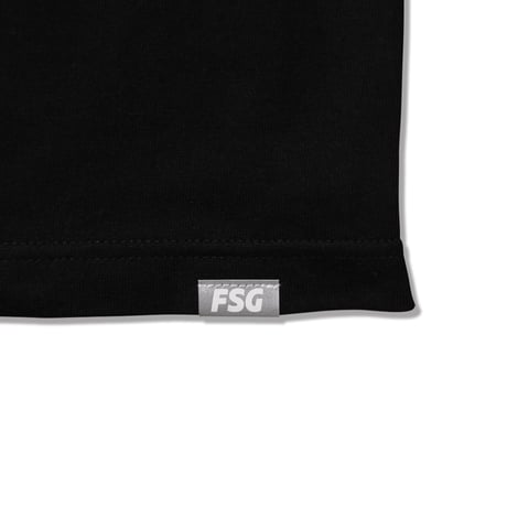 SCRIPT BIG POCKET TEE