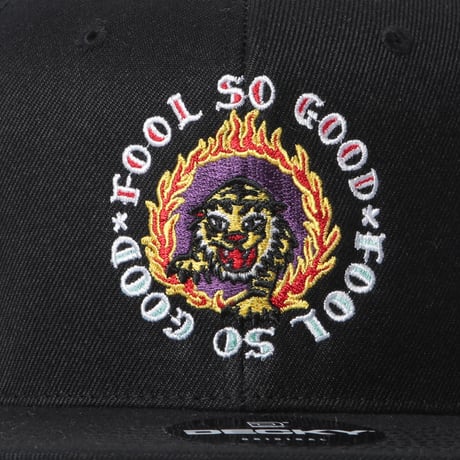 FLAMING HOOP TIGER FLAT CAP