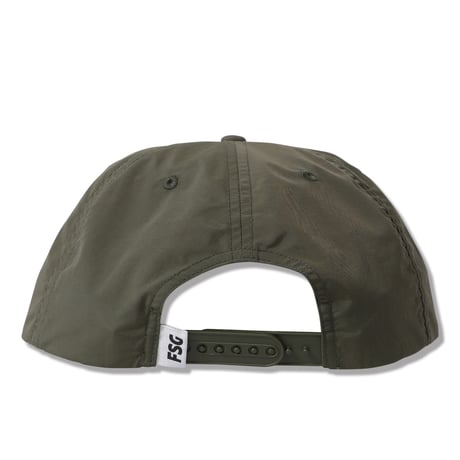TRIANGLE SHARK WAPPEN NYLON FLAT CAP